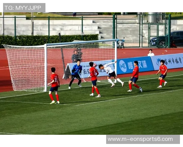 南华足球队奋勇拼搏再创佳绩球迷热情助力球队追逐梦想